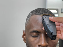 Load image into Gallery viewer, Andis Professional Cordless Lithium-ion Beard Hair Trimmer